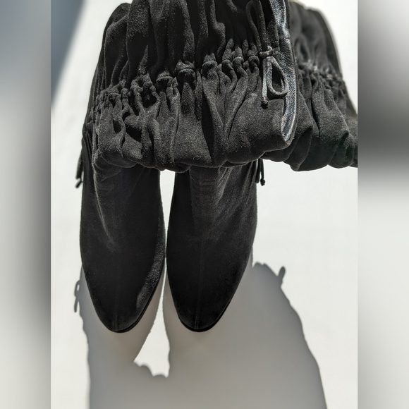 Gucci black suede boots with snake heel. - Picture 4 of 4